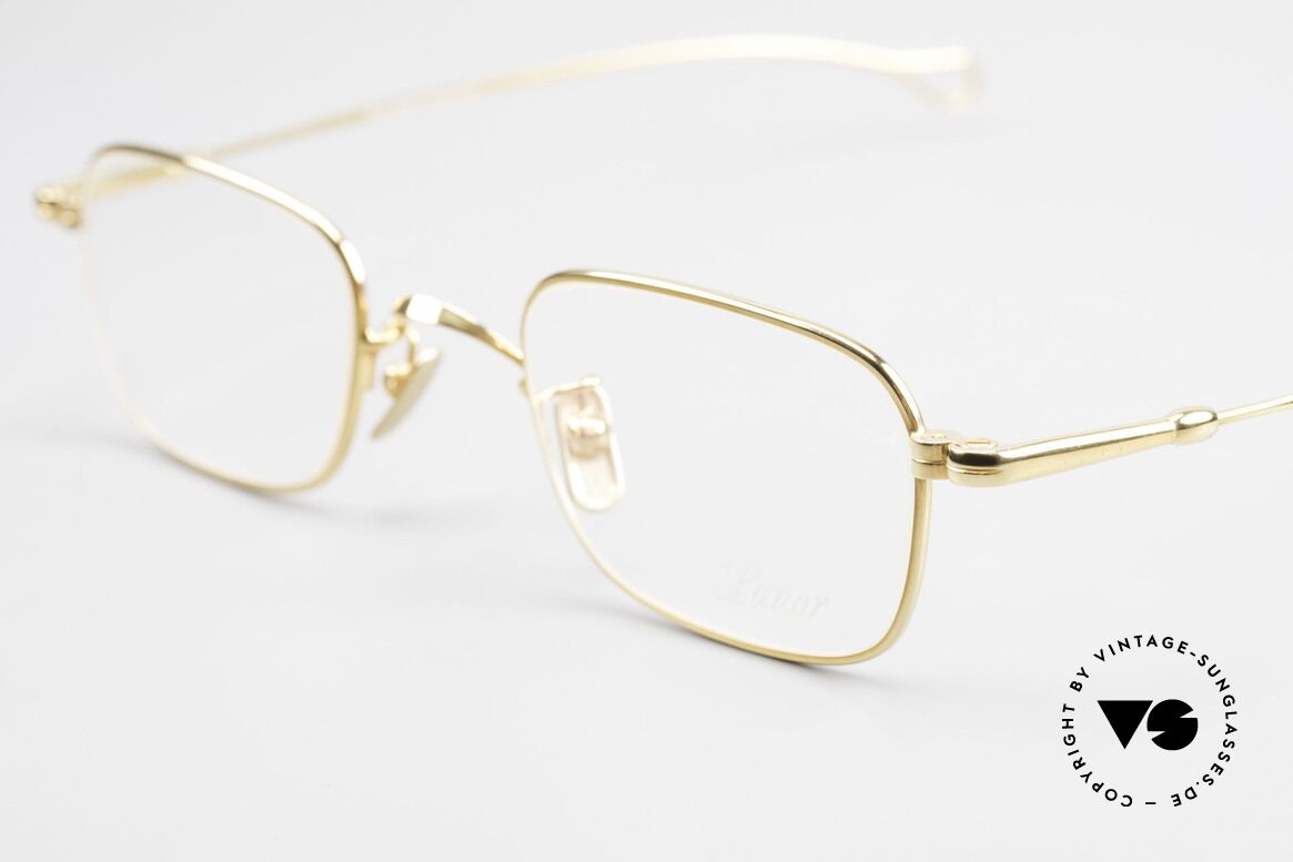 Lunor V 109 Lunor Men's Frame Gold Plated, mod. V109: a very elegant eyewear classic for gentlemen, Made for Men