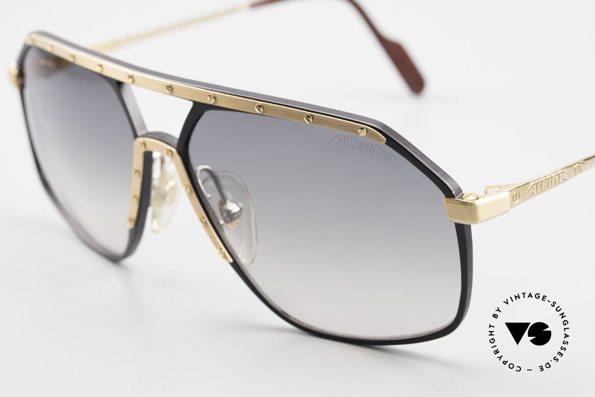 Alpina M6 True Vintage 80's Sunglasses, black/gold: golden screws & gold ornamental cover, Made for Men and Women
