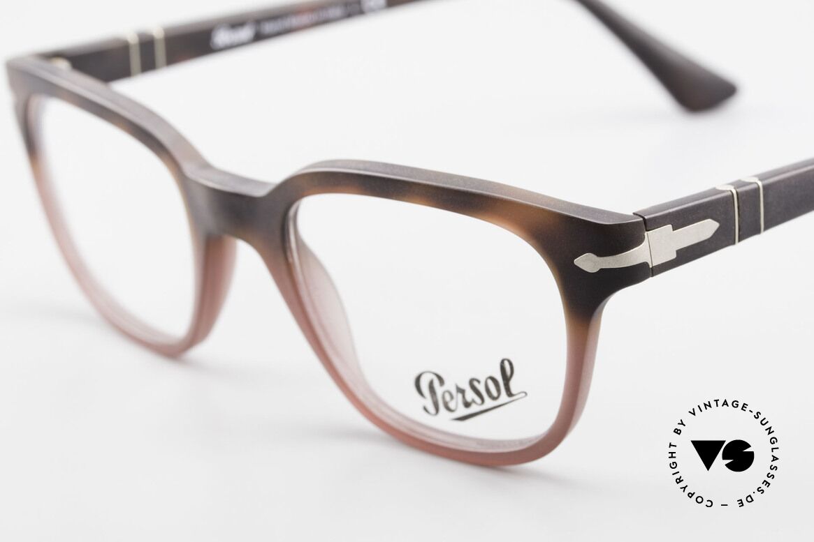 Persol 3093 Unisex Glasses Classic Frame, reissue of the old vintage Persol RATTI models, Made for Men and Women