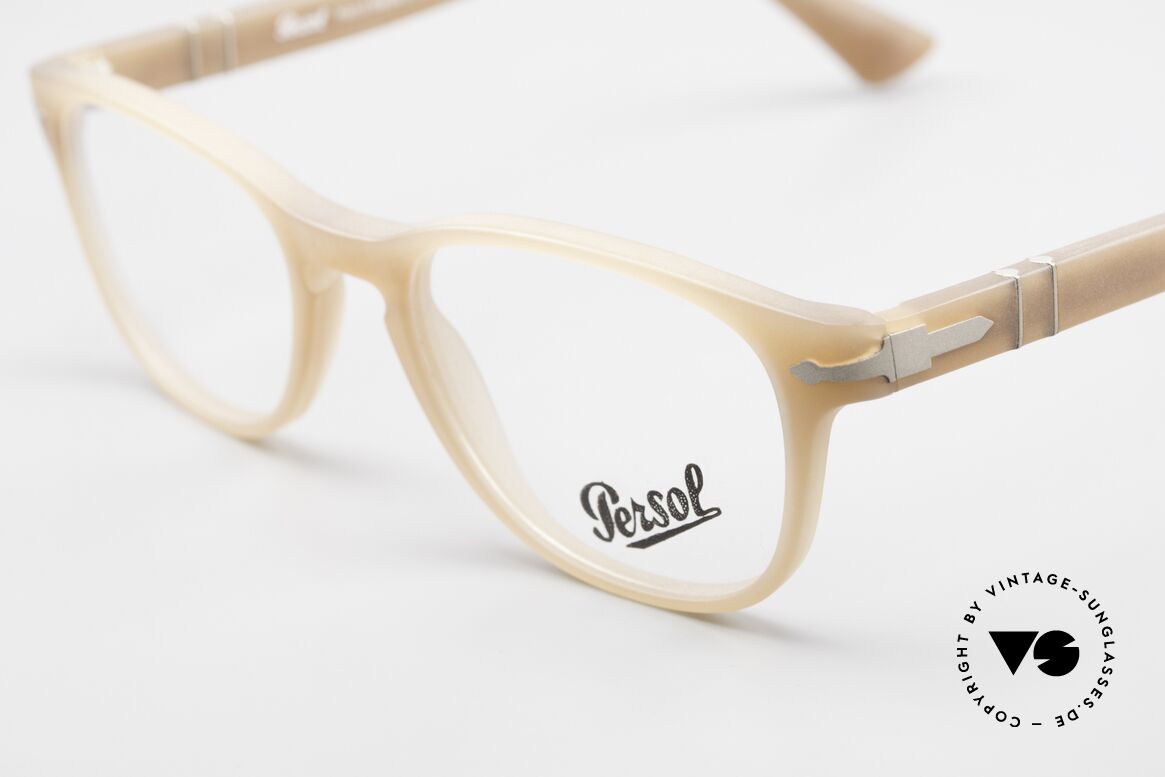 Persol 3085 Ladies Glasses Classic Ambra, reissue of the old vintage Persol RATTI models, Made for Women