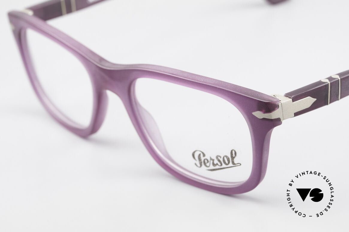 Persol 3029 Ladies Glasses Purple Violet, reissue of the old vintage Persol RATTI models, Made for Women