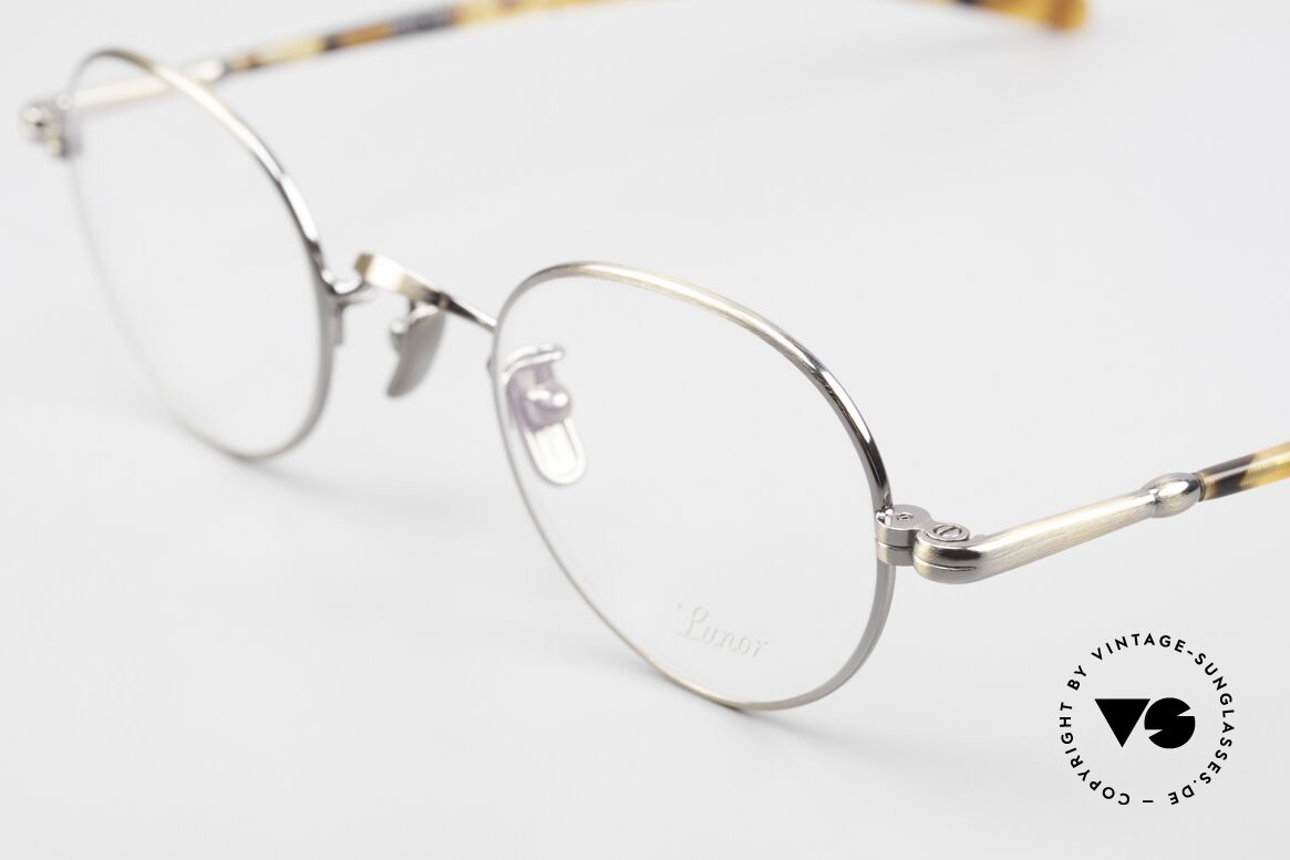 Lunor VA 108 Round Glasses Antique Gold, model VA 108 = acetate-metal temples & titanium pads, Made for Men and Women