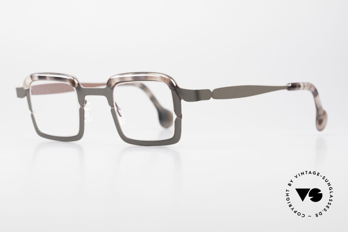 Theo Belgium Throwie Unisex Eyewear Square, striking designer frame for ladies and gentlemen, Made for Men and Women
