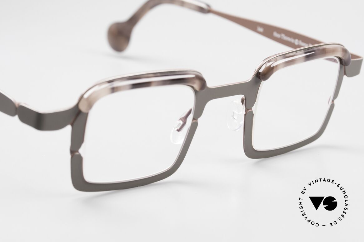 Theo Belgium Throwie Unisex Eyewear Square, 135mm frame width: rather a medium size; unisex, Made for Men and Women