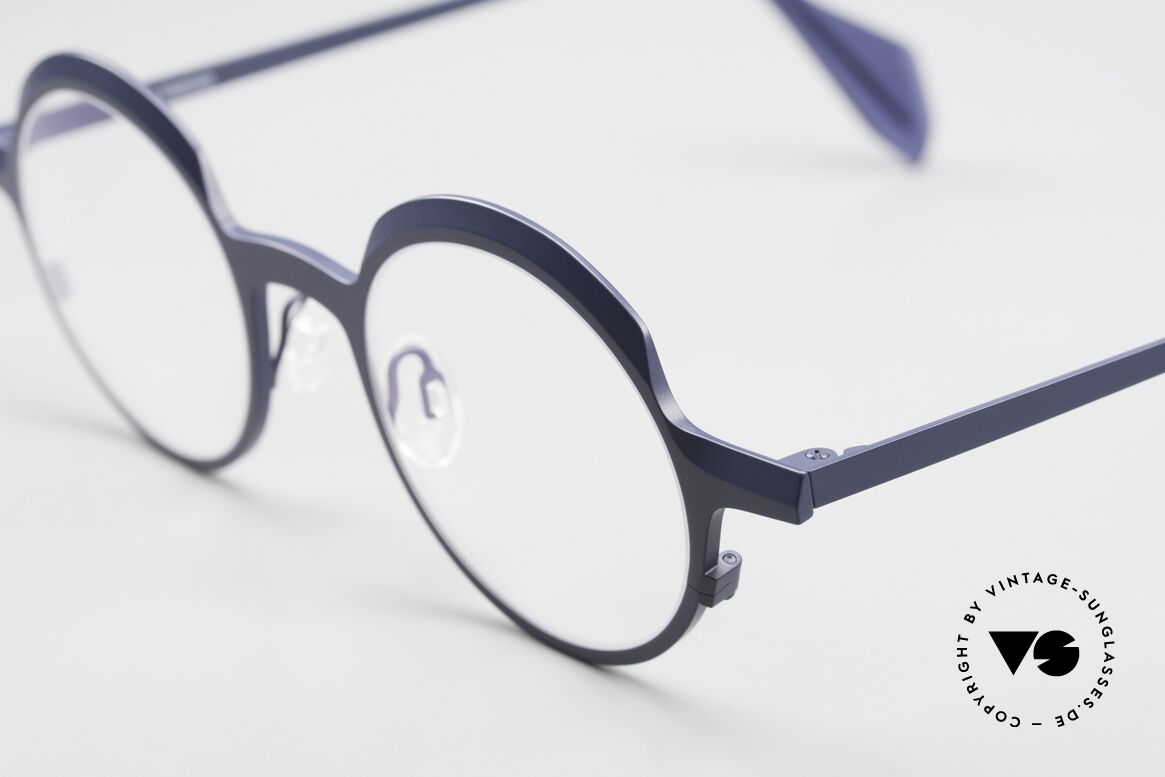 Theo Belgium Brilliant Round Glasses Titanium, unisex frame in size 45-20, color 353 (navy blue), Made for Men and Women