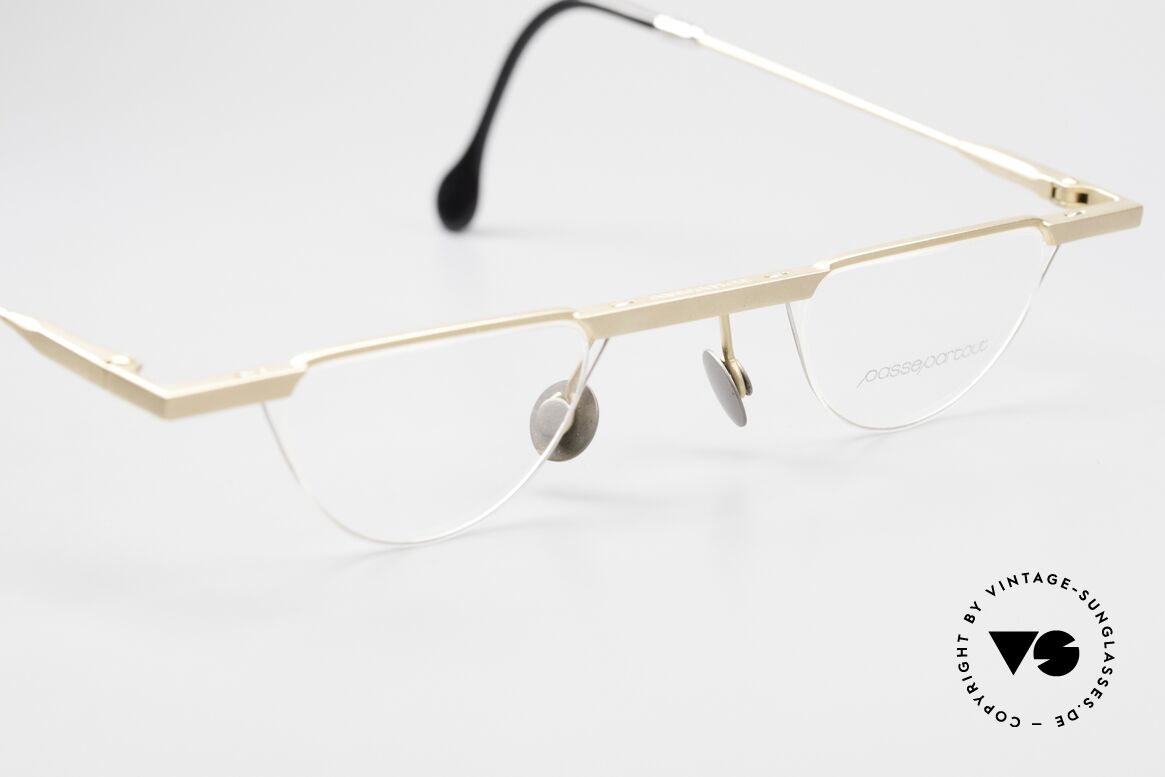 Passe Partout 09A Reading Frame Bauhaus Style, an unworn masterpiece with original DEMO lenses, Made for Men and Women