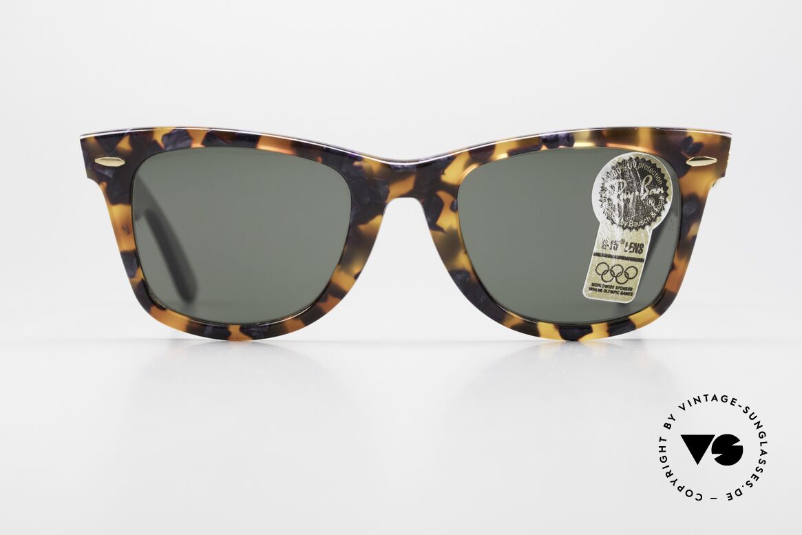 Ray Ban Wayfarer I Limited Deluxe Edition USA, Wayfarer: the downright classic of sunglass fashion, Made for Men and Women Ray Ban Wayfarer I Limited Deluxe Edition USA, Wayfarer: the downright classic of sunglass fashion, Made for Men and Women