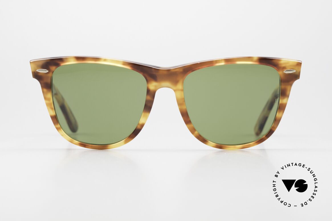 Ray Ban Wayfarer II Limited Edition USA Original, a true legend that made fashion history; benchmark, Made for Men and Women