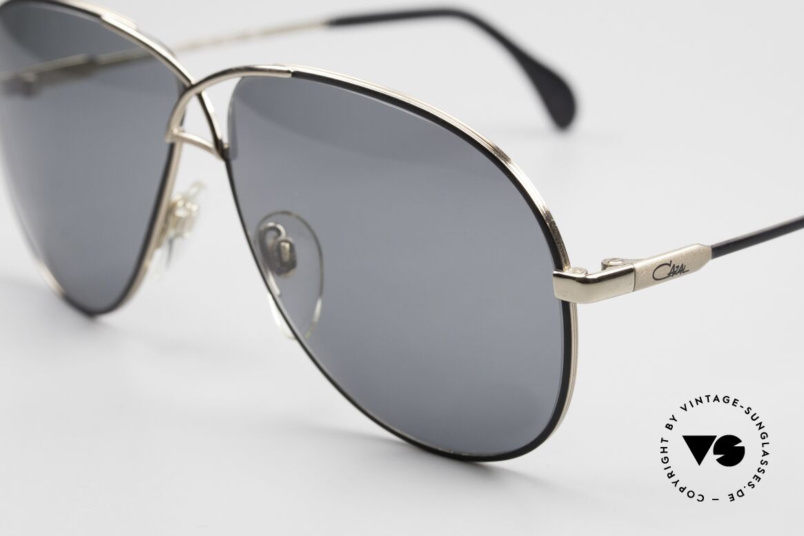 Cazal 728 80's Aviator Sunglasses Large, classic sun lenses in dark-gray; 100% UV protect., Made for Men