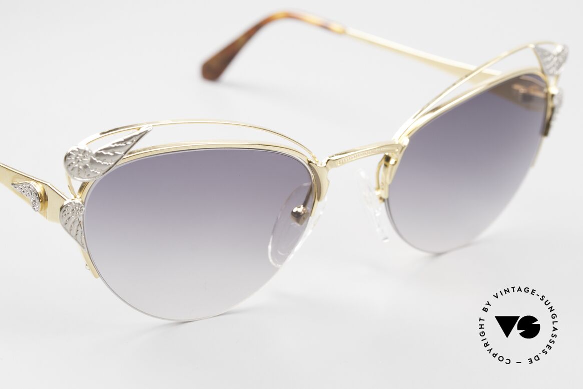 Essilor 812 Nautilus Ladies 80's Sunglasses, unworn rarity (almost impossible to find in these days), Made for Women