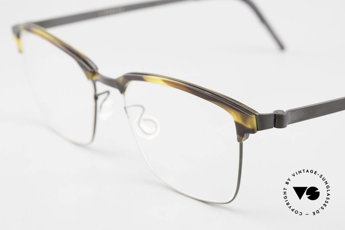 Lindberg 9837 Strip Titanium Combi Glasses Ladies & Gents, bears the predicate "true VINTAGE LINDBERG" for us, Made for Men and Women