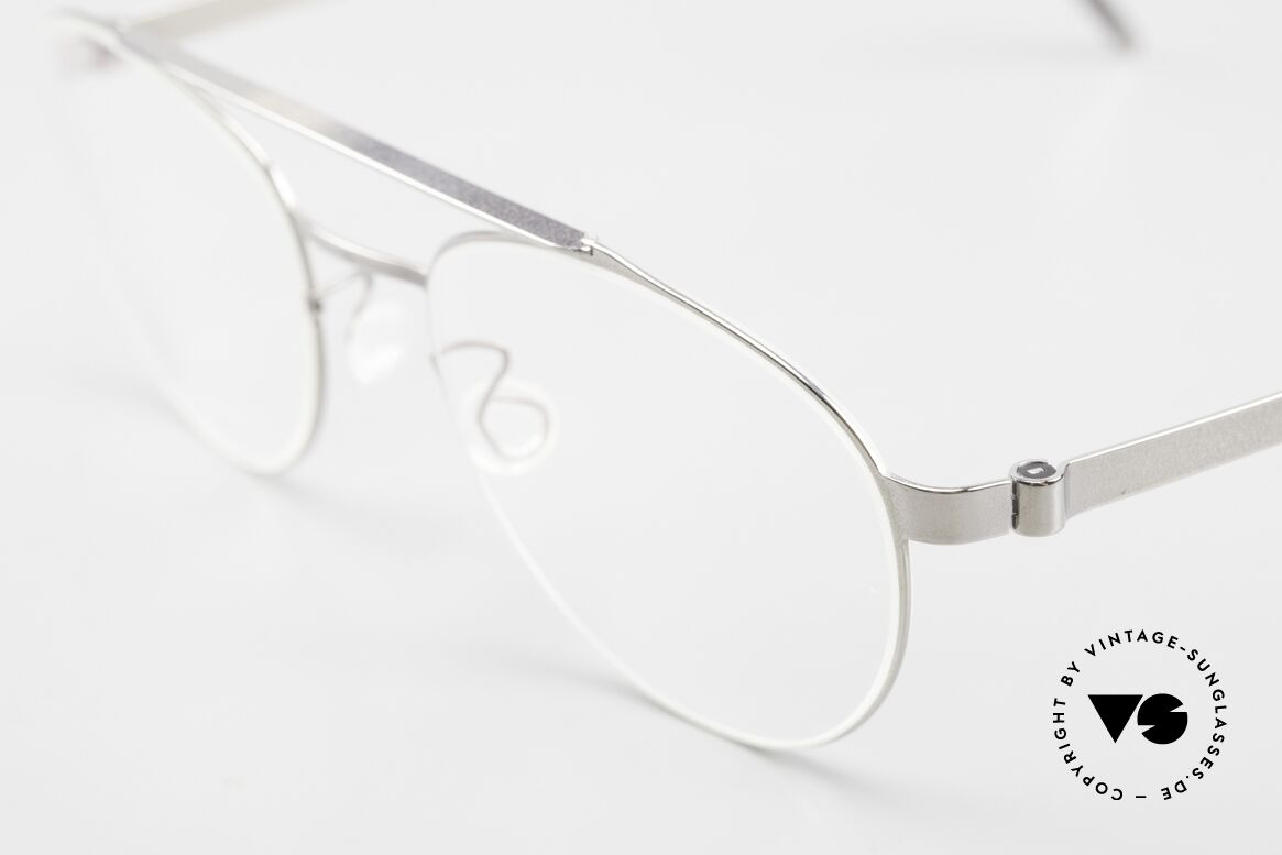 Lindberg 9616 50 Strip Titanium Lightweight Glasses Unisex, bears the predicate "true VINTAGE LINDBERG" for us, Made for Men and Women
