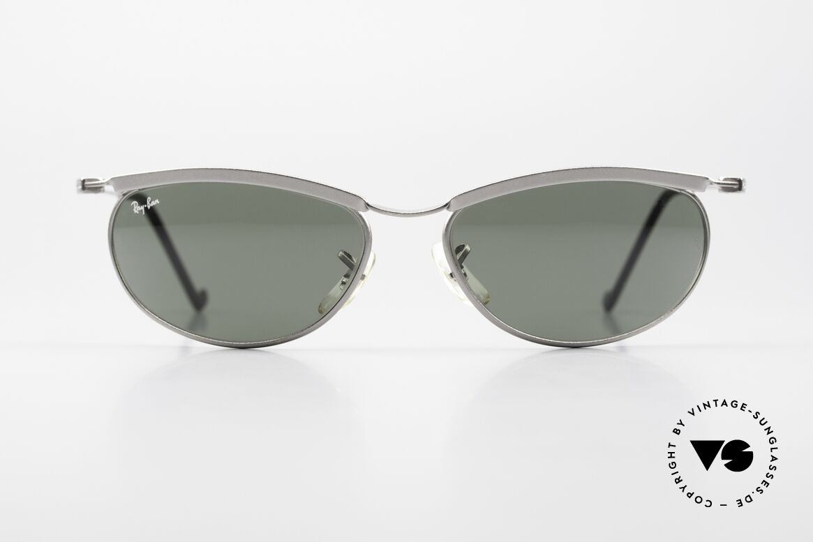 Ray Ban New Deco Metal Oval B&L USA Sunglasses 1990's, high-end G15 mineral lenses with famous B&L etching, Made for Men