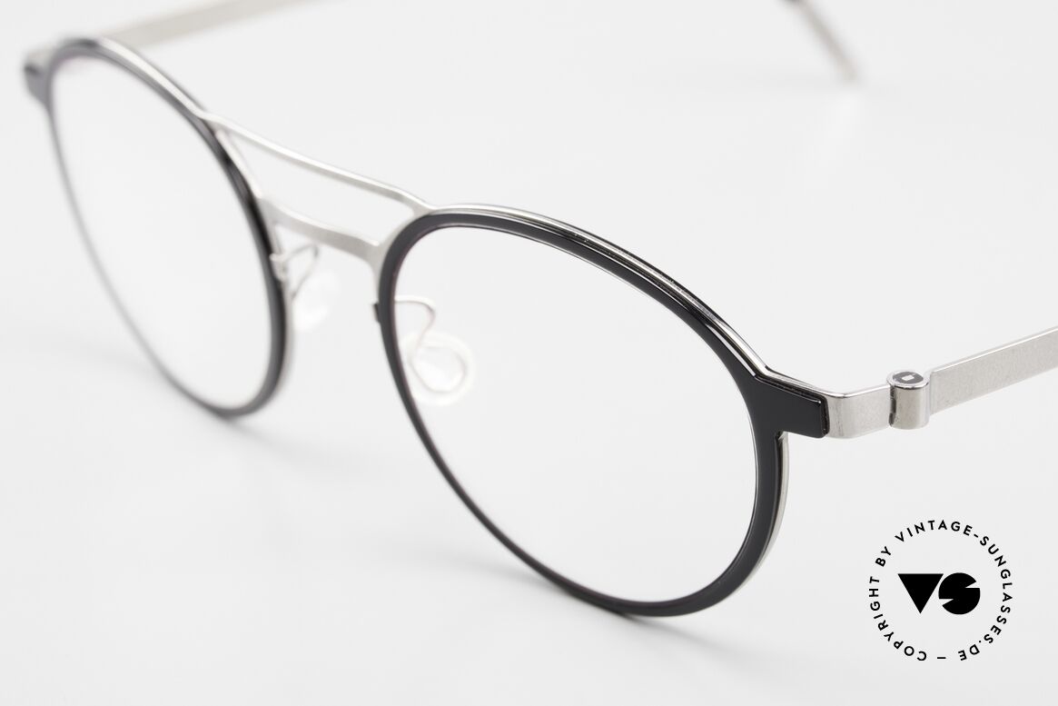 Lindberg 9739 Strip Titanium Round Frame Double Bridge, bears the predicate "true VINTAGE LINDBERG" for us, Made for Men