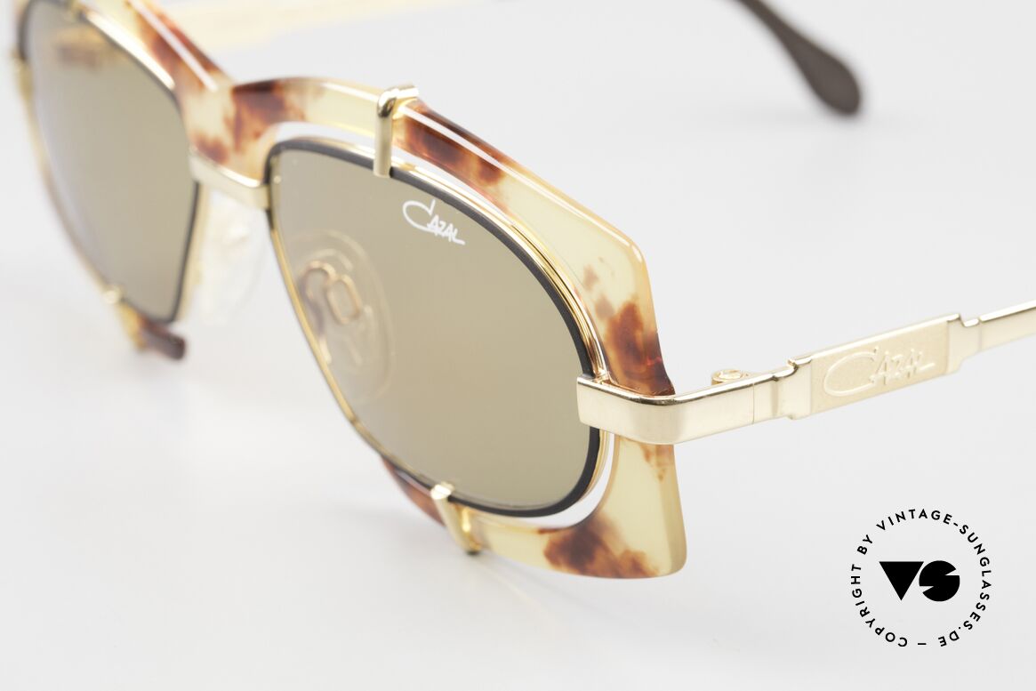 Cazal 872 Extraordinary 90's Shades, thus, a sought-after HIP-HOP sunglasses, worldwide, Made for Men and Women