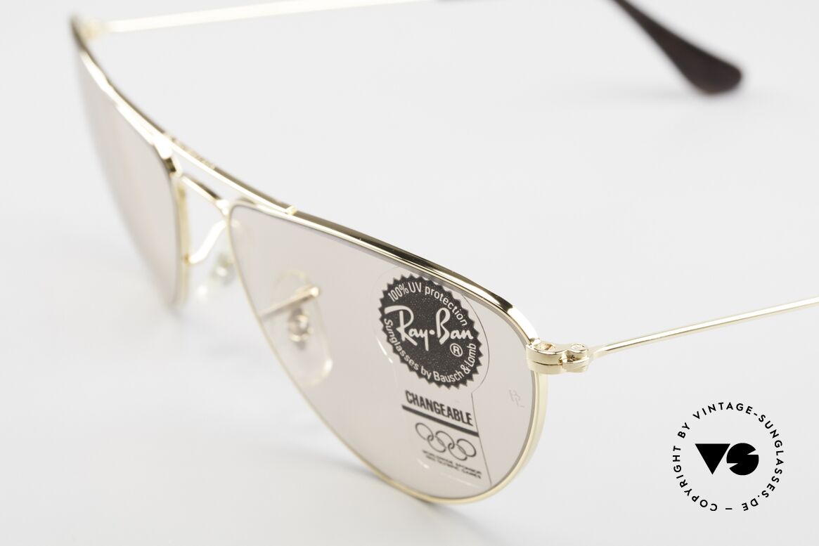 Ray Ban Fashion Metal 1 Ray Ban USA Changeable Lens, unworn; like all our vintage RAY-BAN sunglasses, Made for Men and Women