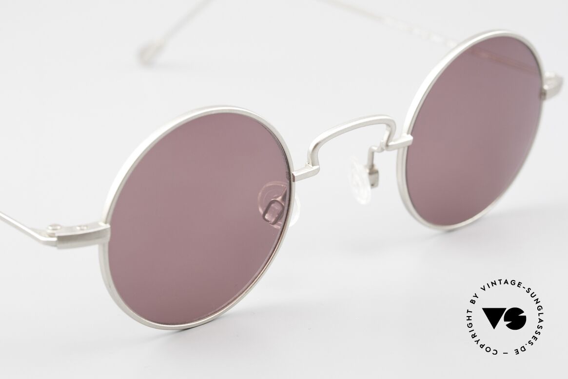 Neostyle Holiday 913 Round Puristic 90s Frame, unworn (like all our rare VINTAGE sunglasses), Made for Men and Women