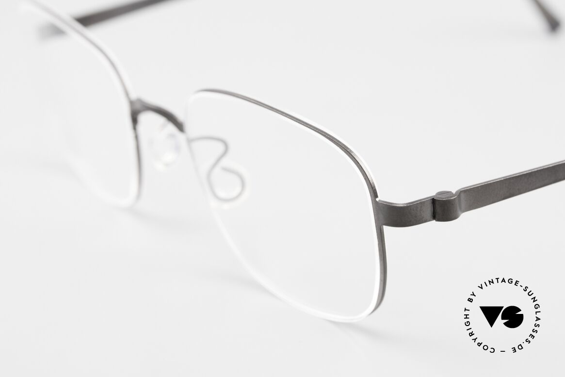 Lindberg 9538 Strip Titanium Women's & Gents Eyeglasses, bears the predicate "true VINTAGE LINDBERG" for us, Made for Men and Women