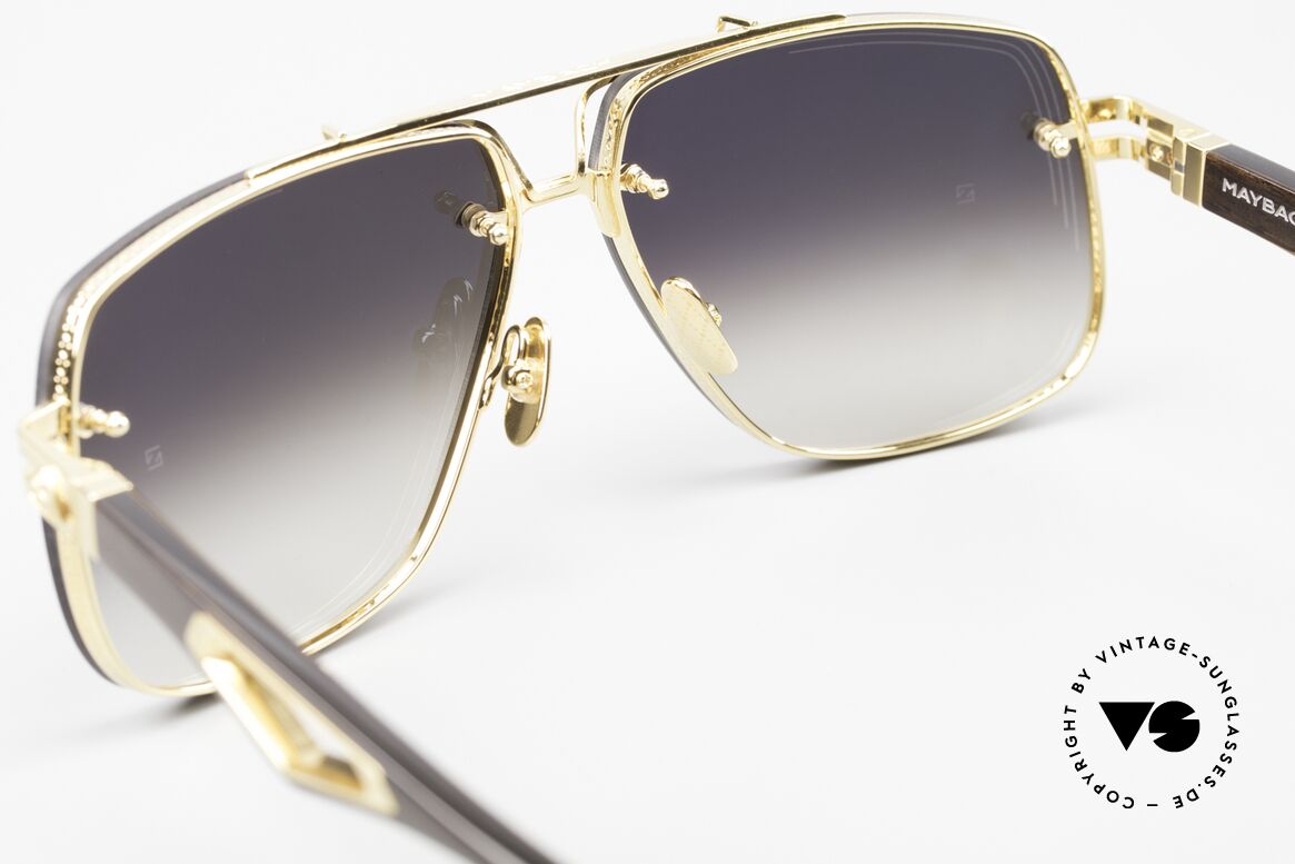 Maybach The King II Men's XL Luxury Shades 24kt, Size: large, Made for Men