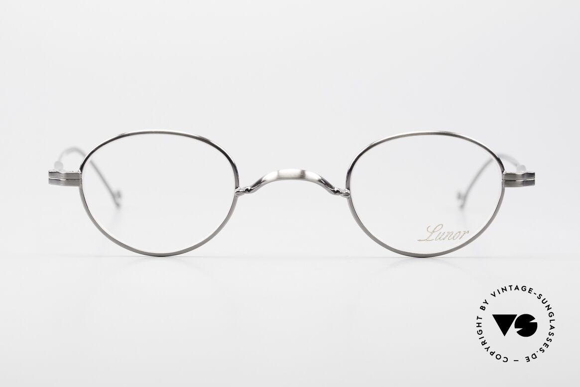 Lunor II 03 XS Eyeglasses Antique Silver, antique silver and with anatomically adaptable temples, Made for Men and Women