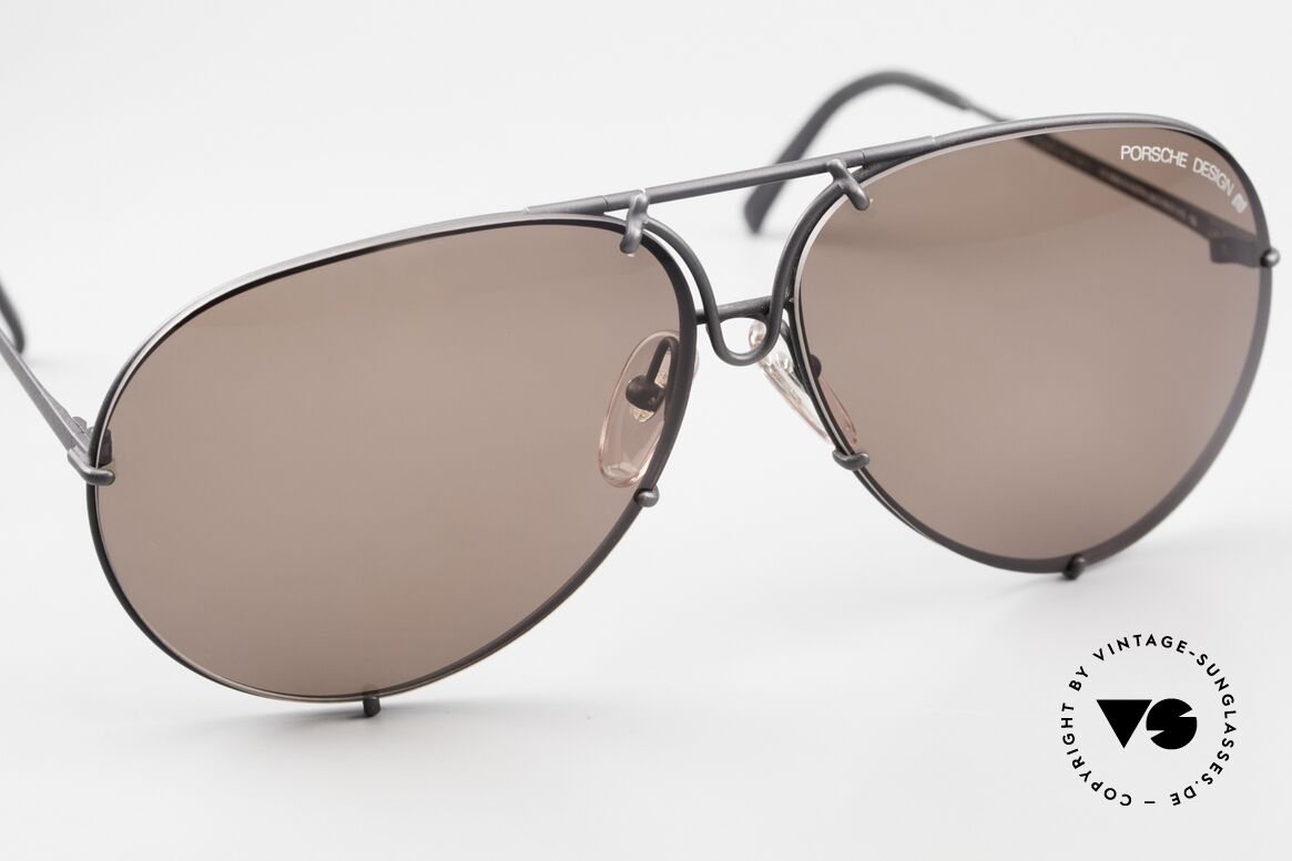 Porsche 5621A Rare 90's Pilots Sunglasses, model 5621A = 90's MEDIUM size (LARGE size, today), Made for Men