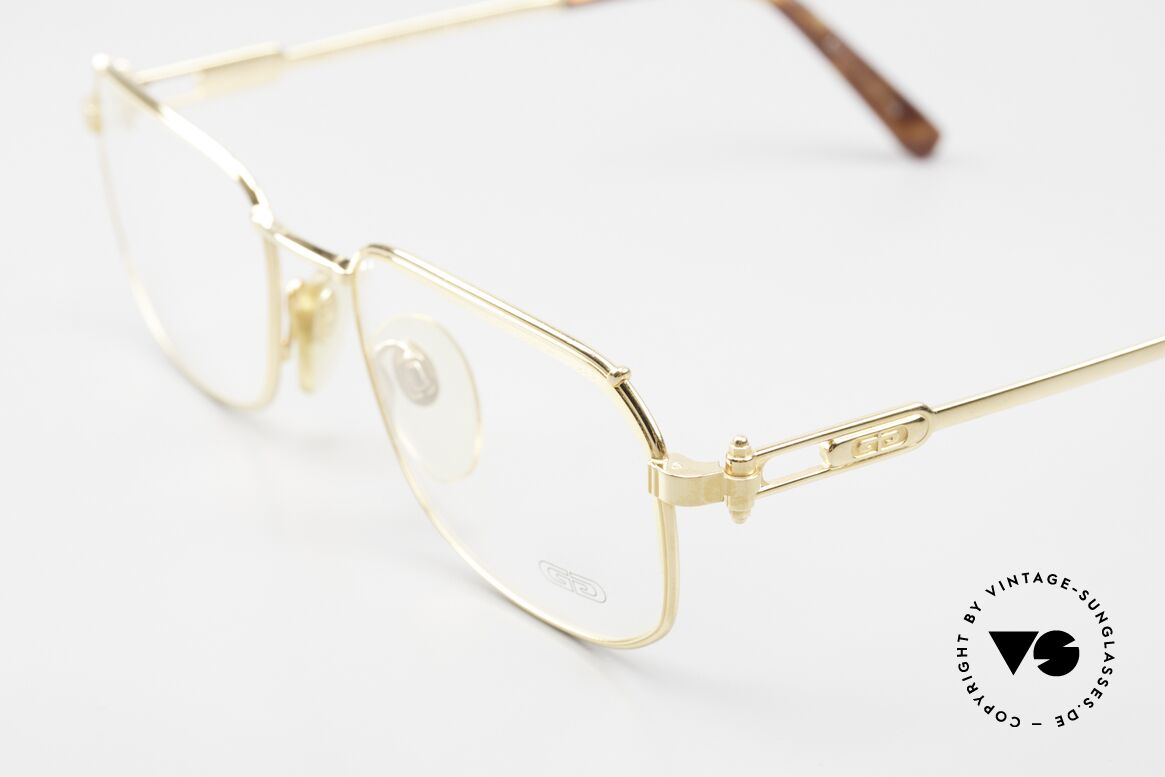 Gerald Genta Gold & Gold 04 Gold Plated 90's Metal Frame, in high-end quality (gold plated frame); made in Japan, Made for Men