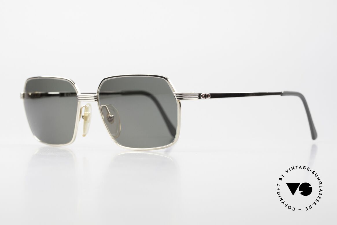 Christian Dior 2685 Classic 80's Sunglasses, with discreet black stripes and flexible spring hinges, Made for Men