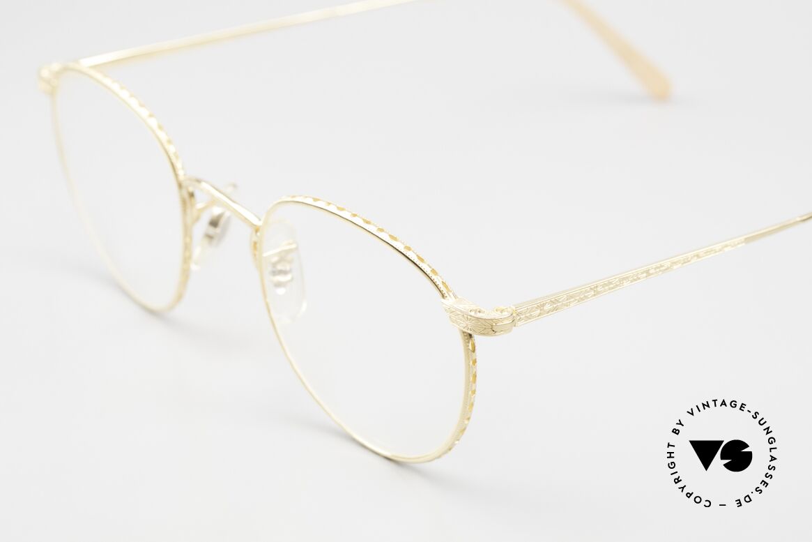 Oliver Peoples OP47 True Vintage Gold-Plated, combined with the intellectual styling of the 1960's, Made for Men and Women