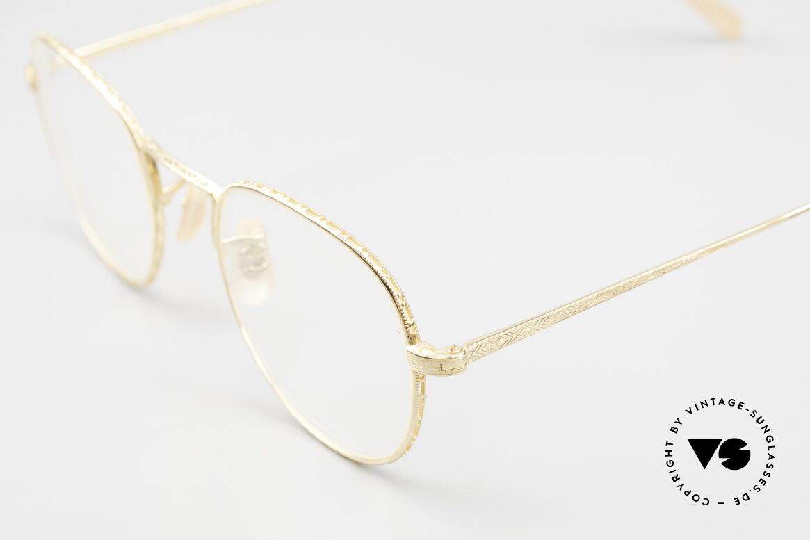 Oliver Peoples OP48 Old Vintage Gold-Plated, combined with the intellectual styling of the 1960's, Made for Men and Women