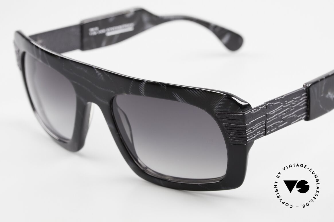 Theo Belgium Oak Shades Of The Trees Series, here the model OAK in color 12 (marbled black), Made for Men and Women