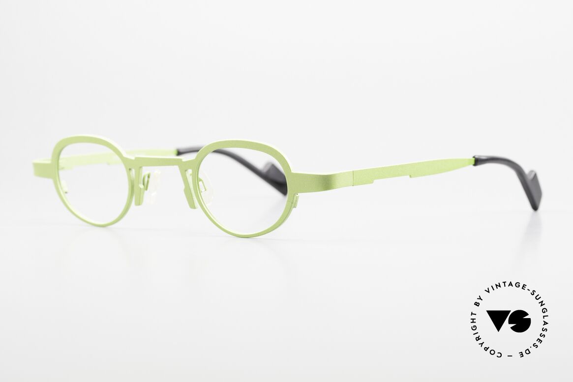 Theo Belgium Max Ladies & Gents Titanium Frame, anything but "ordinary" or "mainstream" ;-), Made for Men and Women