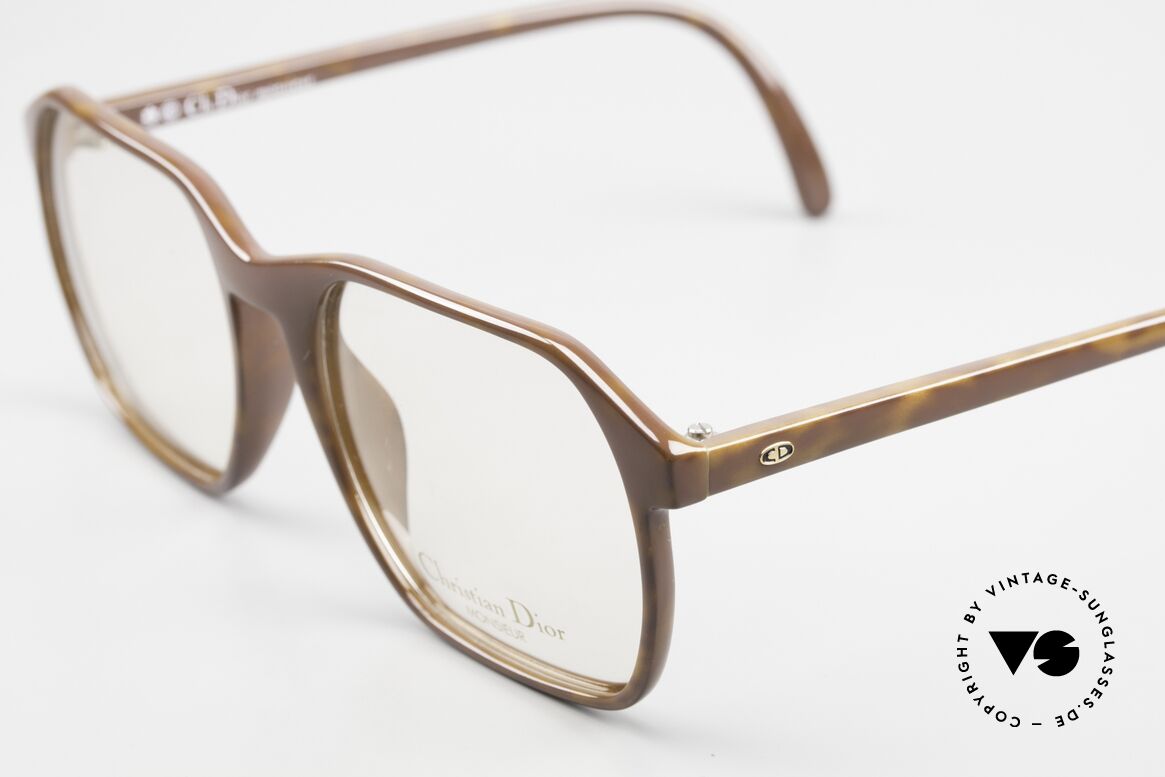 Christian Dior 2367 Vintage Eyewear From 1987, the material of the same name is simply incredible, Made for Men