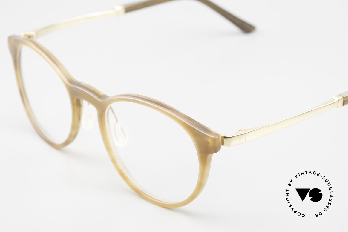 Hoffmann TG8310 Natural Horn Titanium Frame, light & comfortable, elegant & suitable for everyday use, Made for Men and Women