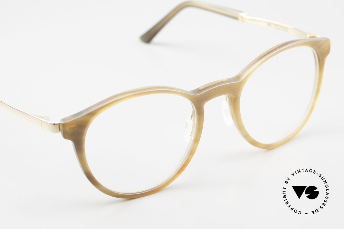 Hoffmann TG8310 Natural Horn Titanium Frame, the pure understatement (there is no brand logo at all), Made for Men and Women