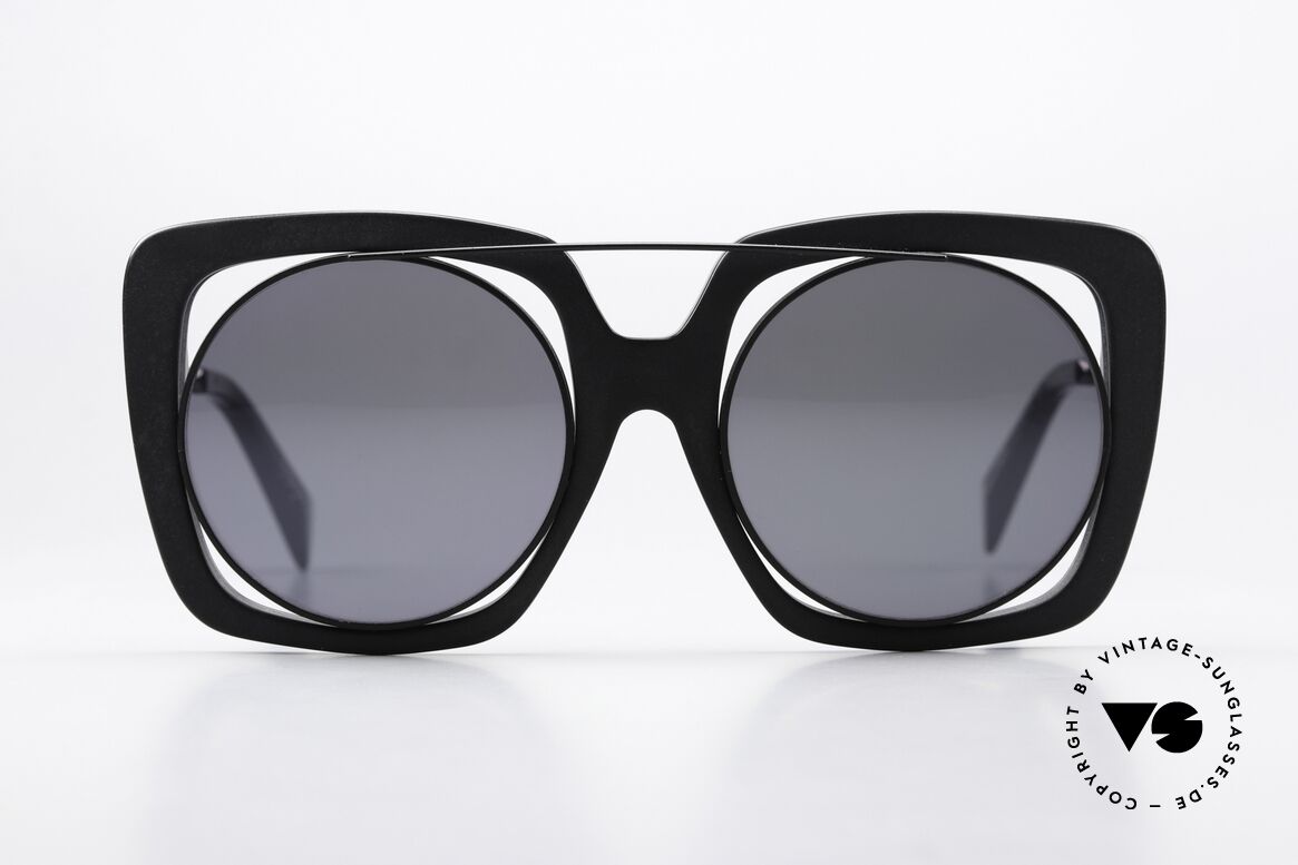 Yohji Yamamoto YY7009 Oversized Shades Avantgarde, Yamamoto = the grand master of the avant-garde, Made for Women
