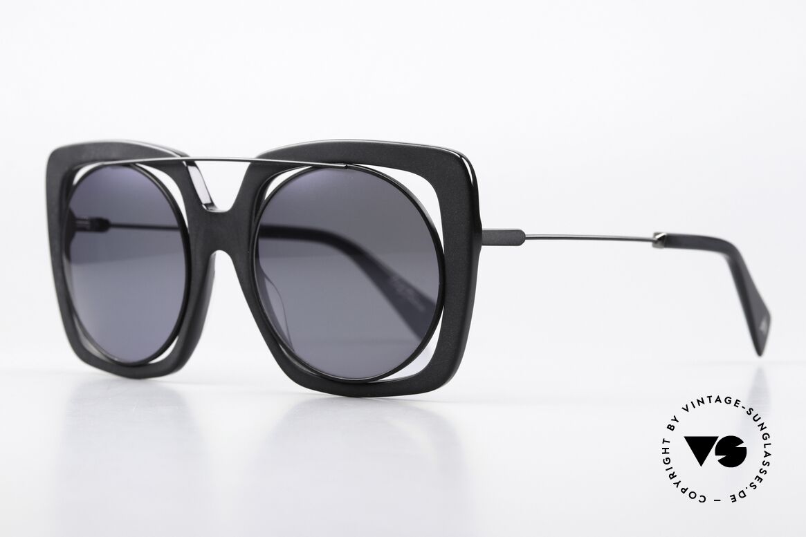 Yohji Yamamoto YY7009 Oversized Shades Avantgarde, clear, striking shapes; often outsized proportions, Made for Women