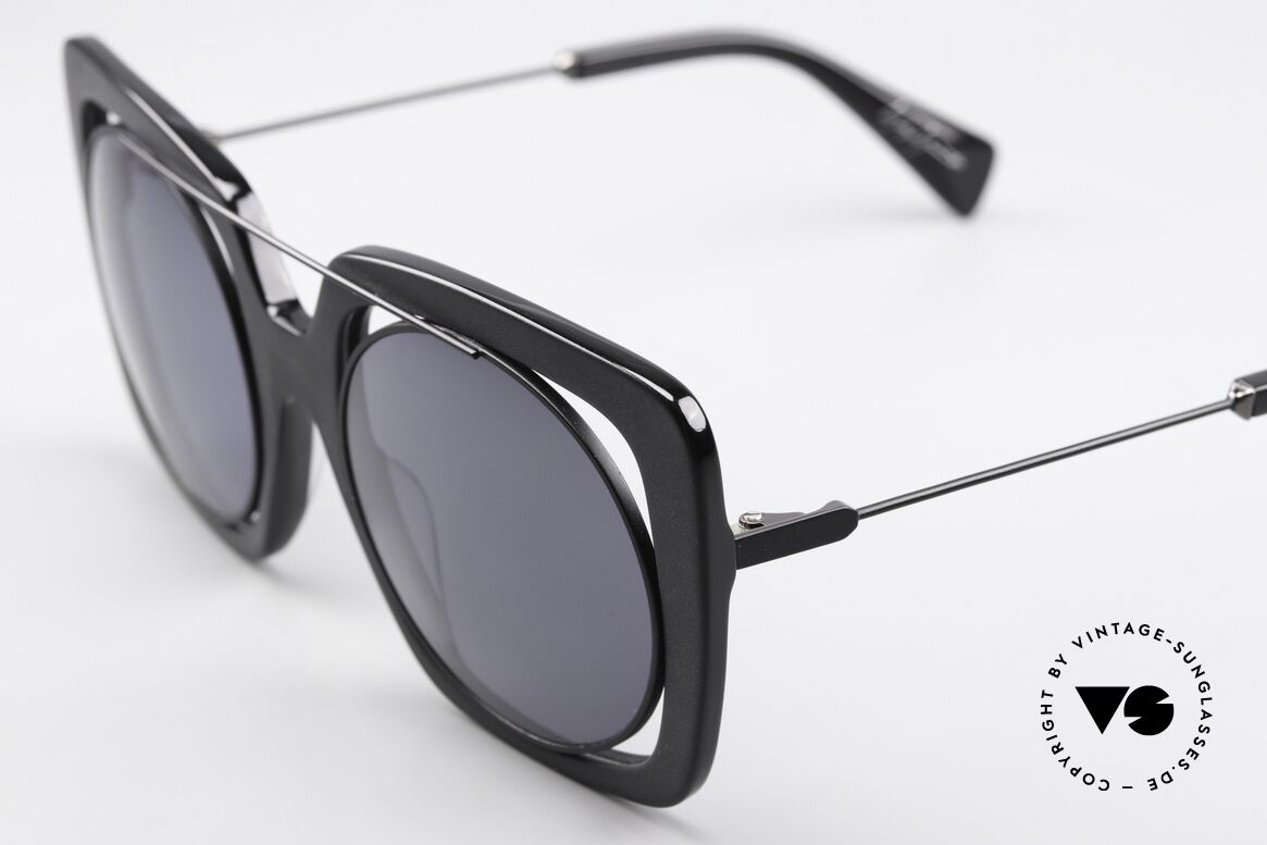 Yohji Yamamoto YY7009 Oversized Shades Avantgarde, expressive designer sunglasses with "character", Made for Women