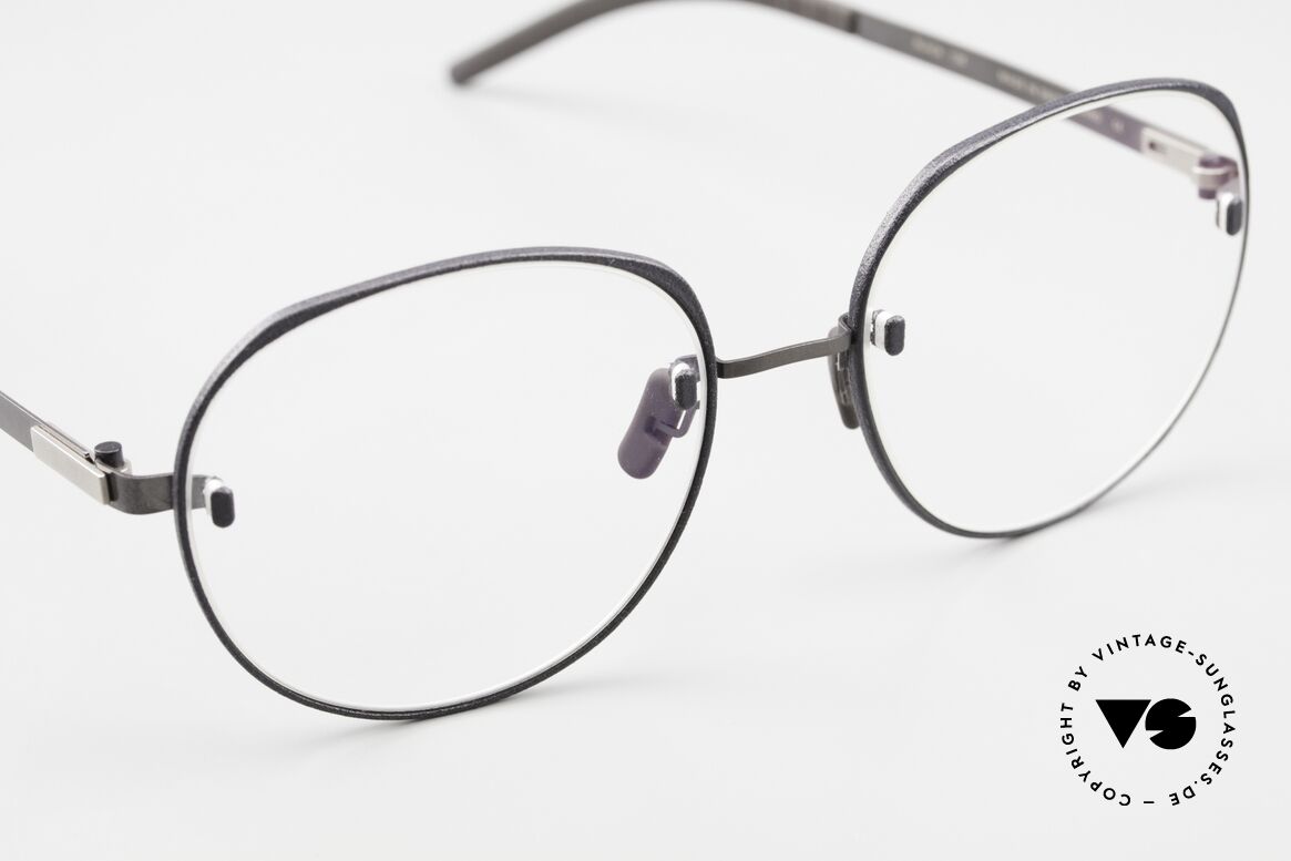 Götti Perspective Bold02 Round With Additional Edge, unworn designer piece with hard case, size 50/17, Made for Women