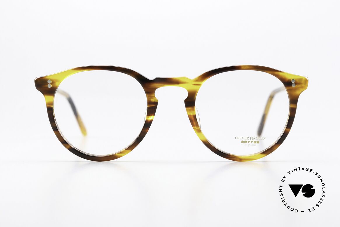 Oliver Peoples O'Malley The 80's Japan Original, one of the most recognizable frames in O.P.’ history, Made for Men and Women