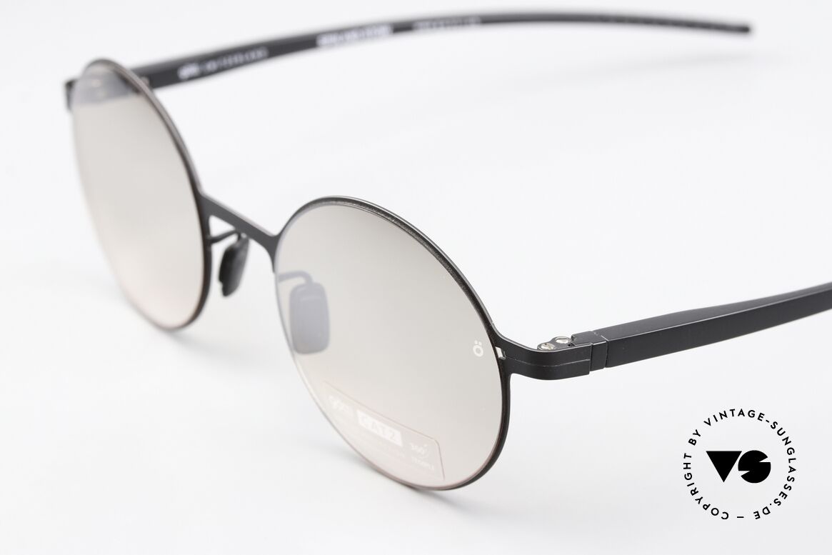 Götti Tamal-S Round Titan Sunglasses, slightly tinted and slightly mirrored sun lenses, Made for Men and Women