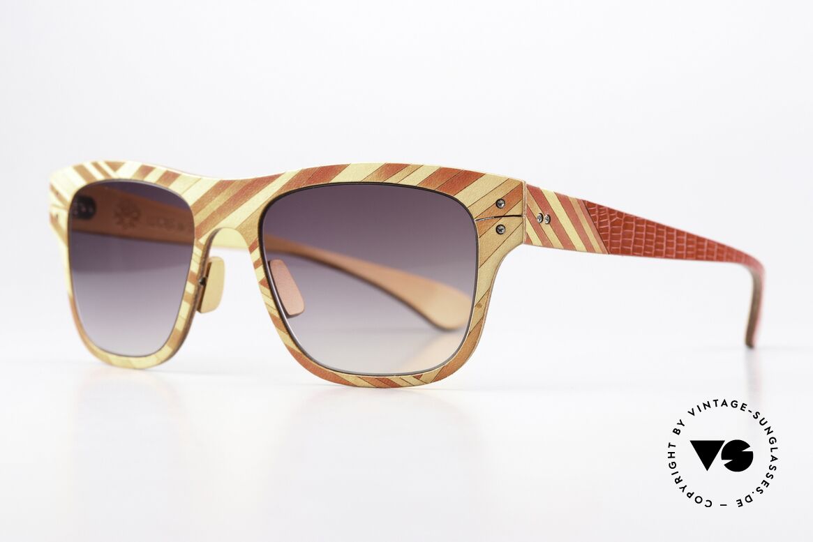 Lucas de Stael Christine Phung Iguana Skin & Leather, made of iguana skin & genuine Norwegian cowhide, Made for Men and Women