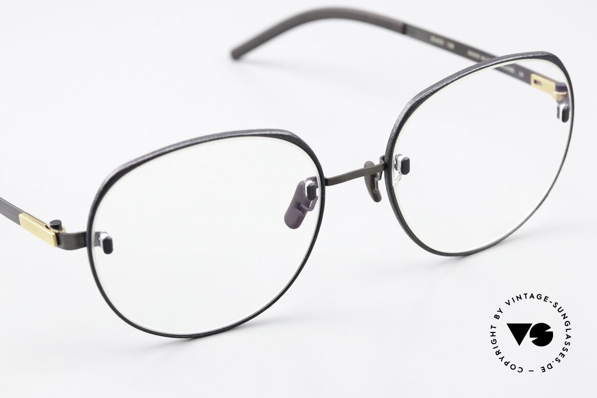 Götti Perspective Bold02 Variable Additional Edge, unworn designer piece with hard case in size 50/17, Made for Women