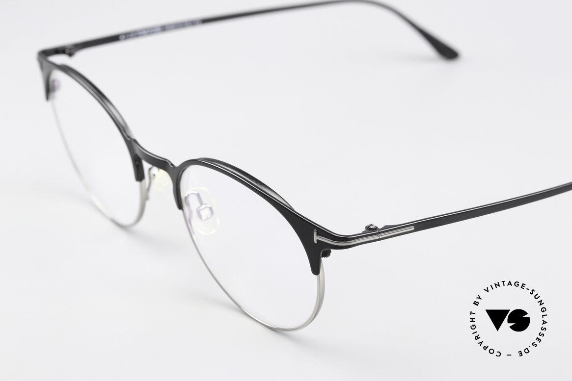 Tom Ford TF5548 Unisex Panto Designer Specs, round panto design suitable for ladies & gentlemen, Made for Men and Women