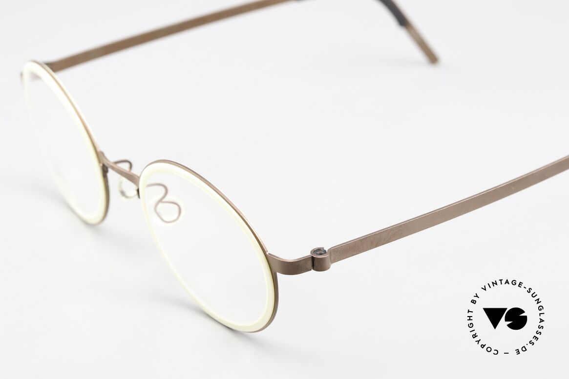 Lindberg 9707 Strip Titanium Round Titanium Frame Unisex, simply timeless, stylish & innovative: grade 'vintage', Made for Men and Women