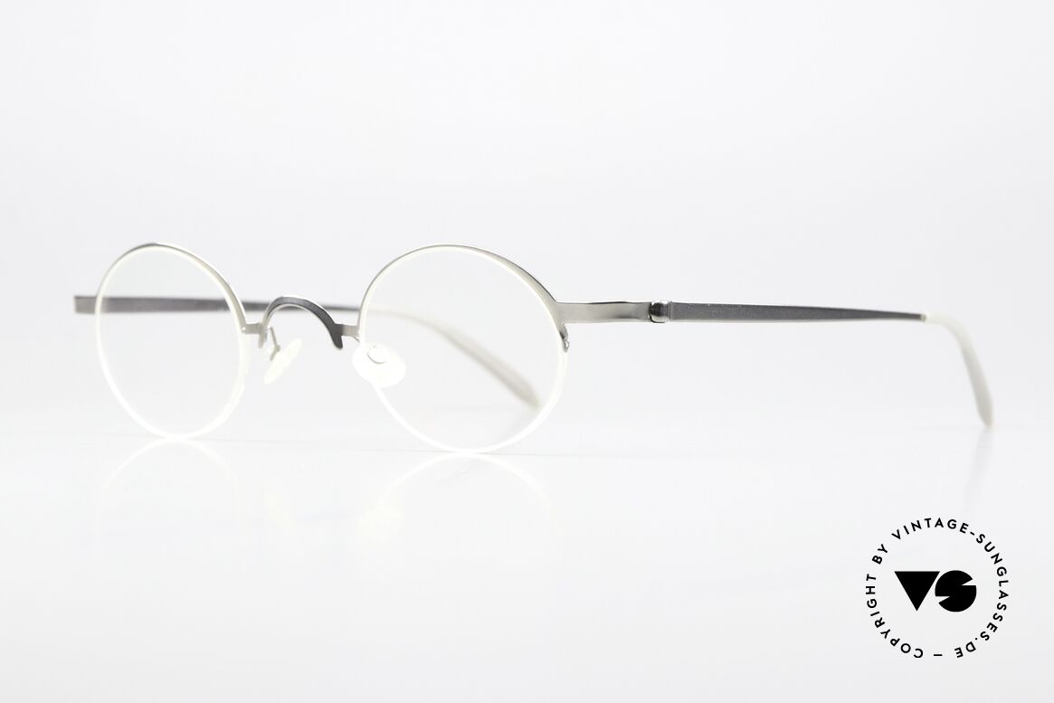 Lindberg 7005 Strip Titanium Round Titanium Frame Unisex, simply timeless, stylish & innovative: grade 'vintage', Made for Men and Women
