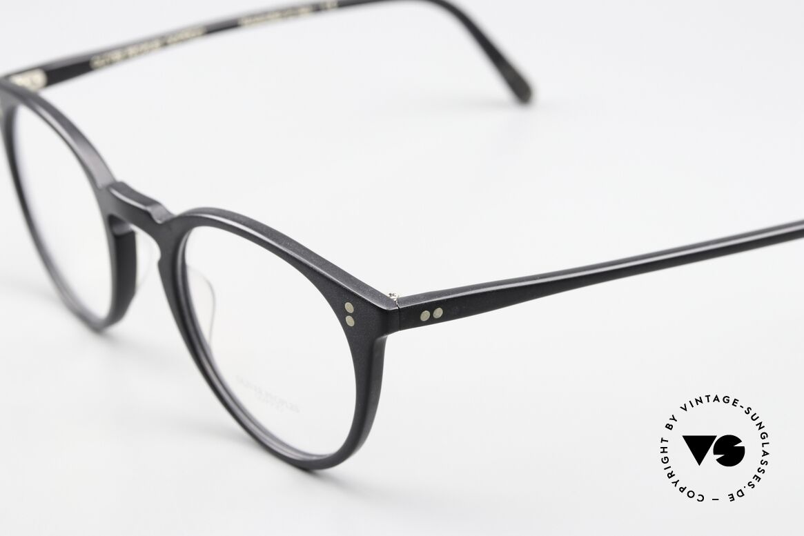 Oliver Peoples O'Malley Matt Black Frame From 2017, one of the favorite models of OP founder Larry Leight, Made for Men and Women
