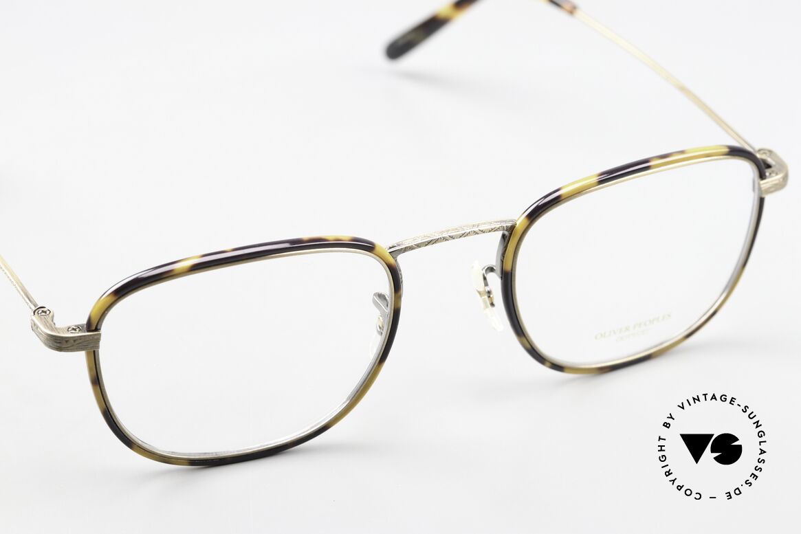 Oliver Peoples Landis Unisex Specs Antique Gold, unworn model (like all our Oliver Peoples glasses), Made for Men and Women