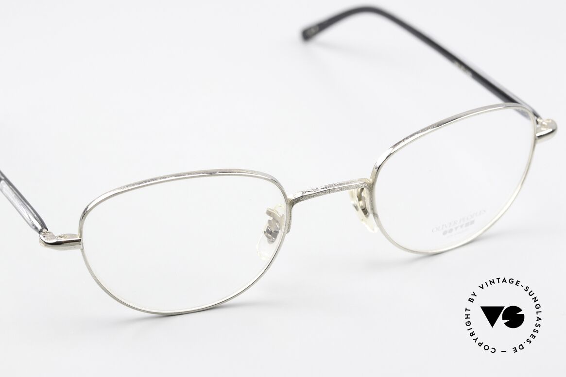 Oliver Peoples OP636 90's Specs Made in Japan, unworn rarity (like all our vintage O.Peoples glasses), Made for Men and Women