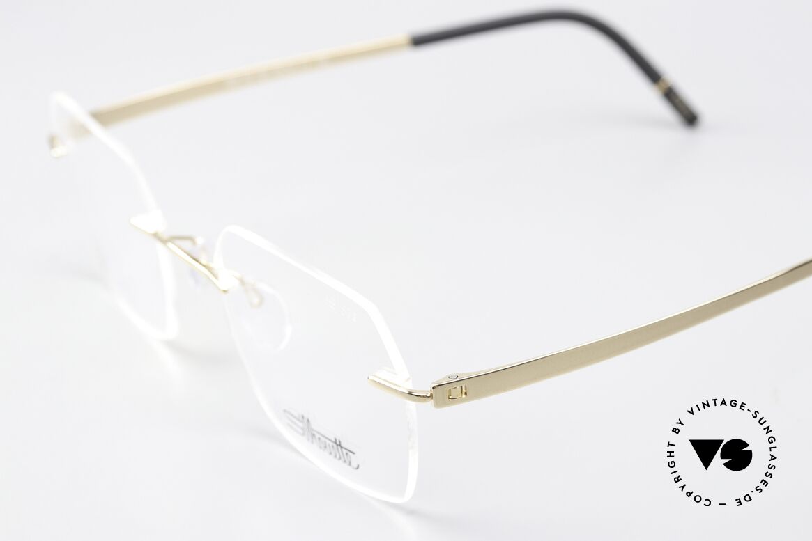 Silhouette 5529 Gold-Plated Titanium Frame, here with classic "unisex" demo lenses & gold plated, Made for Men and Women