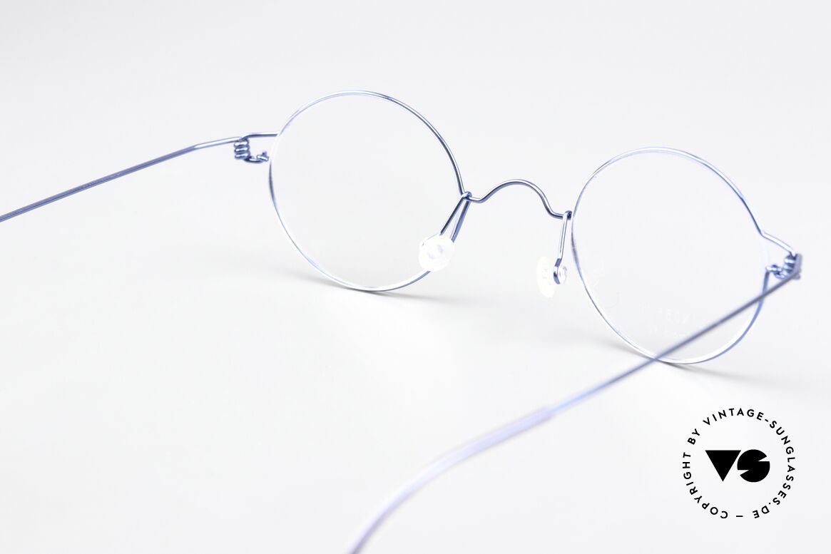 Lindberg Corona 42 Air Titan Rim Round Specs Blue Metallic, Size: medium, Made for Men and Women